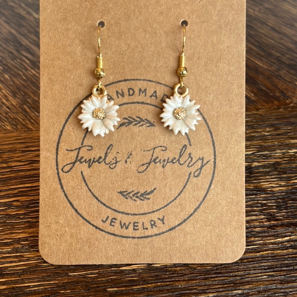Jewelry - Flower earrings handmade nwt in bag